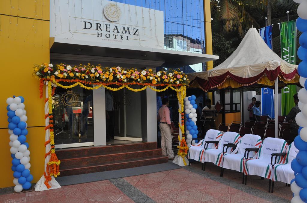 Dreamz Hotel Thiruvananthapuram Esterno foto